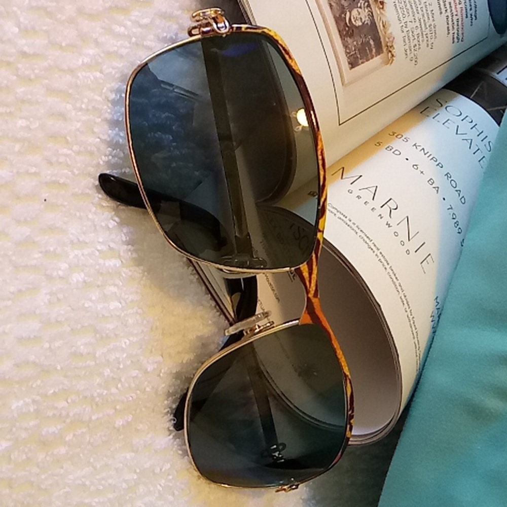 JC Just Cavalli  Sunglasses this is not a fake listing closet